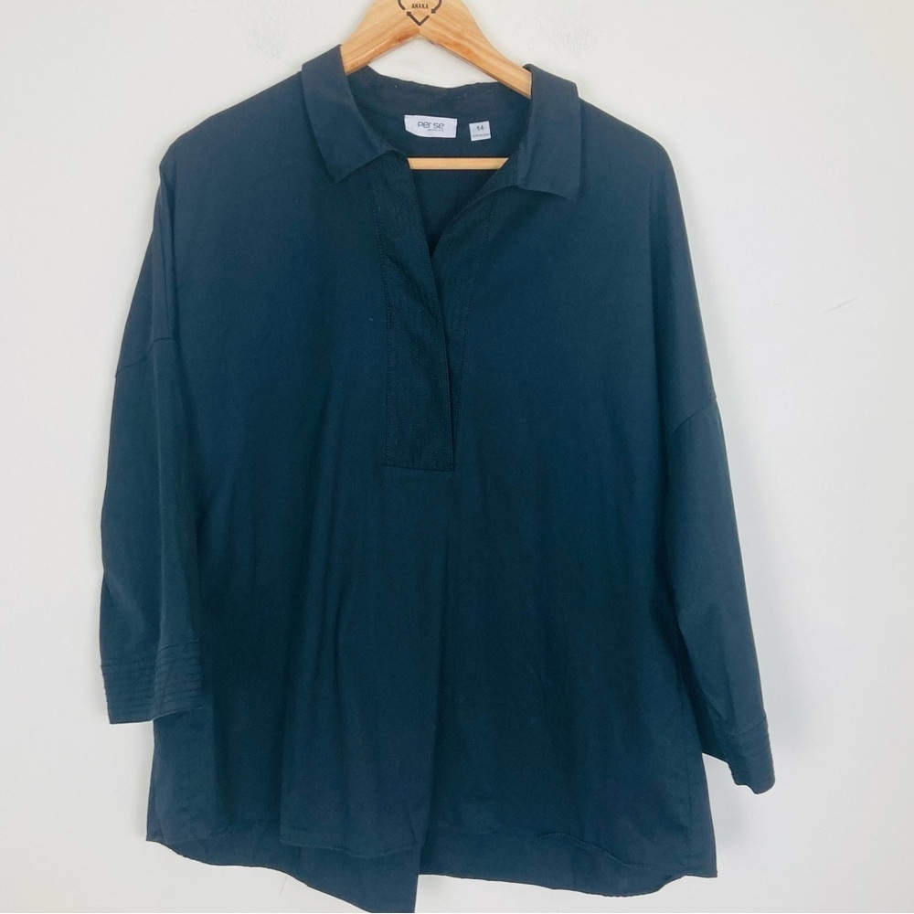 Per Se by Carlisle tunic style black shirt sleeve top. Size 14